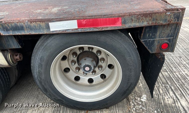 image for item EJ2939 1997 Fontaine THDFTT-5-4866AW drop deck trailer