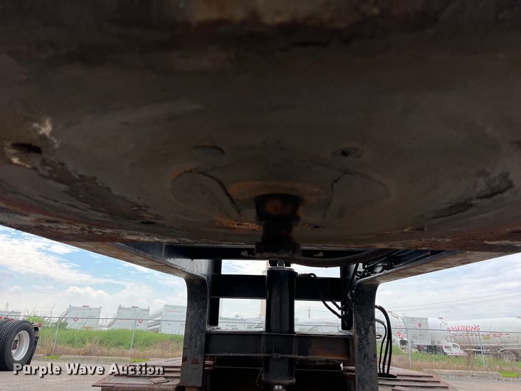 image for item EJ2940 1997 Fontaine TDDHRGT-5-4869AWK lowboy equipment trailer
