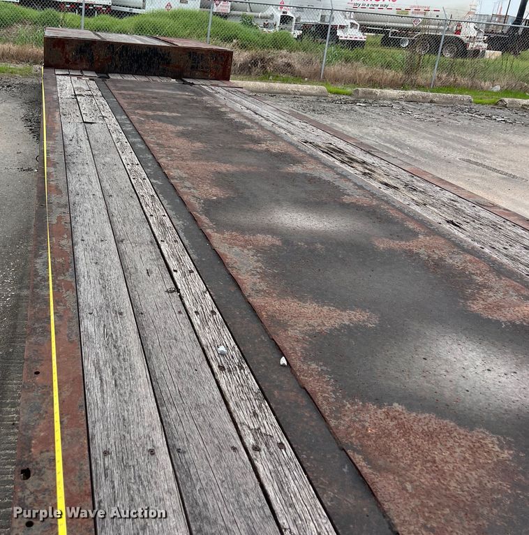 image for item EJ2940 1997 Fontaine TDDHRGT-5-4869AWK lowboy equipment trailer