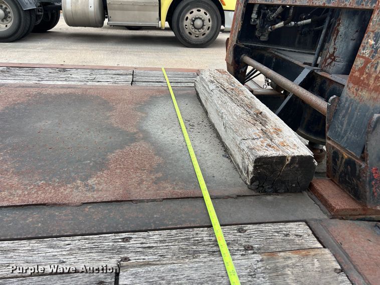 image for item EJ2940 1997 Fontaine TDDHRGT-5-4869AWK lowboy equipment trailer