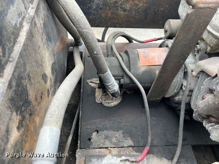 image for item EJ2940 1997 Fontaine TDDHRGT-5-4869AWK lowboy equipment trailer