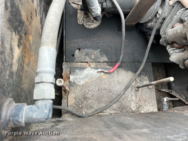 image for item EJ2940 1997 Fontaine TDDHRGT-5-4869AWK lowboy equipment trailer