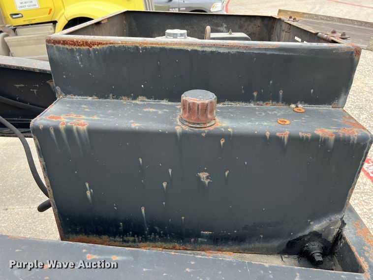 image for item EJ2940 1997 Fontaine TDDHRGT-5-4869AWK lowboy equipment trailer