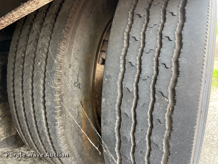 image for item EJ2940 1997 Fontaine TDDHRGT-5-4869AWK lowboy equipment trailer