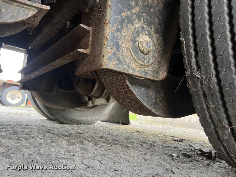 image for item EJ2940 1997 Fontaine TDDHRGT-5-4869AWK lowboy equipment trailer