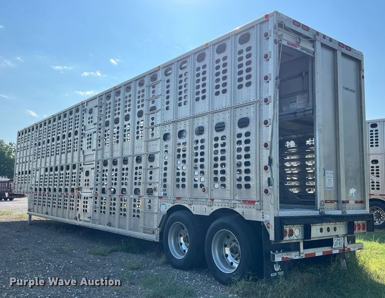 image for item EJ2945 2009 Wilson PSDCL-402 livestock trailer