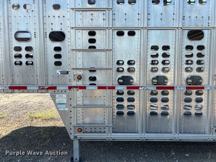 image for item EJ2945 2009 Wilson PSDCL-402 livestock trailer
