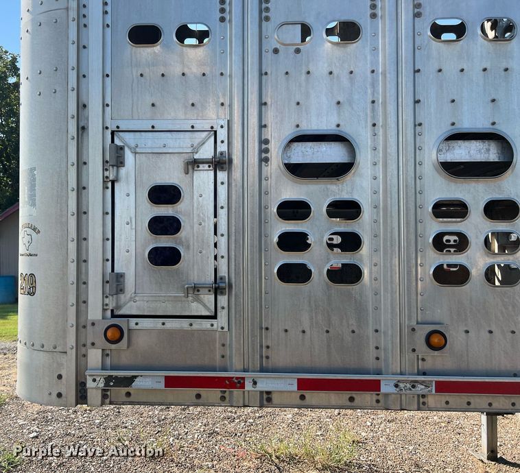 image for item EJ2945 2009 Wilson PSDCL-402 livestock trailer