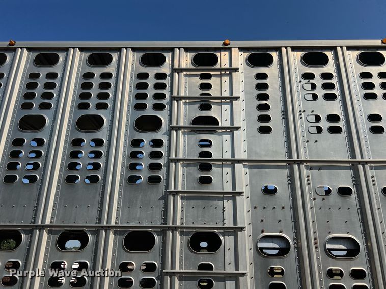 image for item EJ2945 2009 Wilson PSDCL-402 livestock trailer