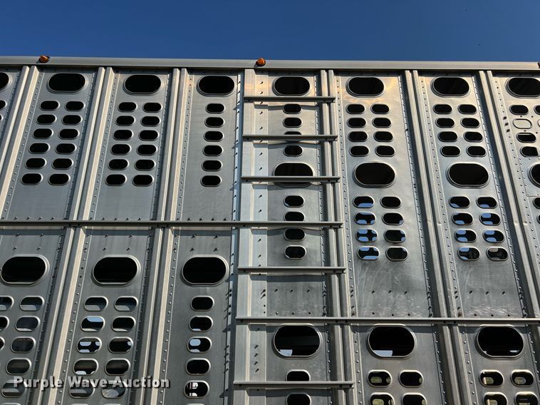 image for item EJ2945 2009 Wilson PSDCL-402 livestock trailer