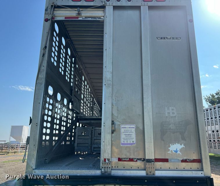 image for item EJ2945 2009 Wilson PSDCL-402 livestock trailer