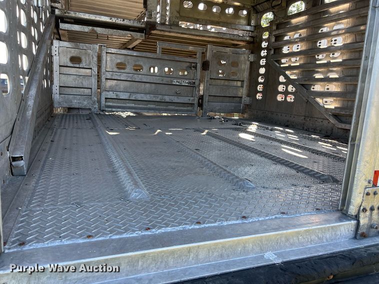 image for item EJ2945 2009 Wilson PSDCL-402 livestock trailer