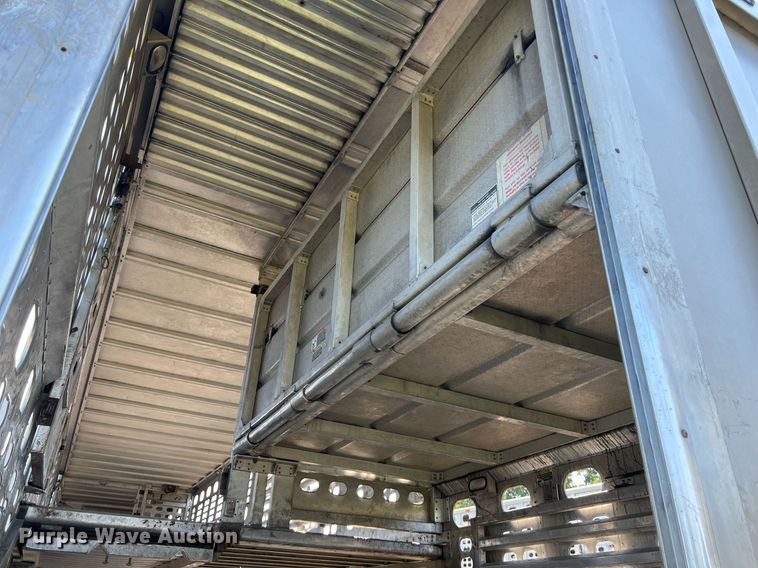 image for item EJ2945 2009 Wilson PSDCL-402 livestock trailer
