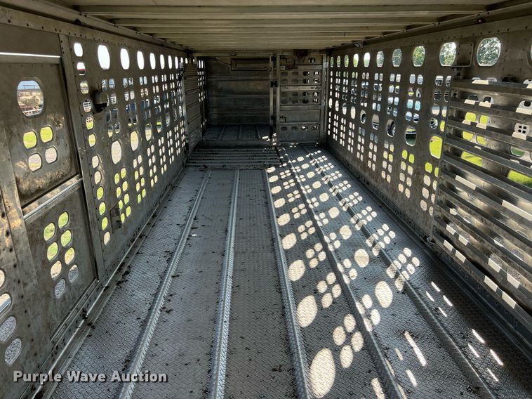 image for item EJ2945 2009 Wilson PSDCL-402 livestock trailer