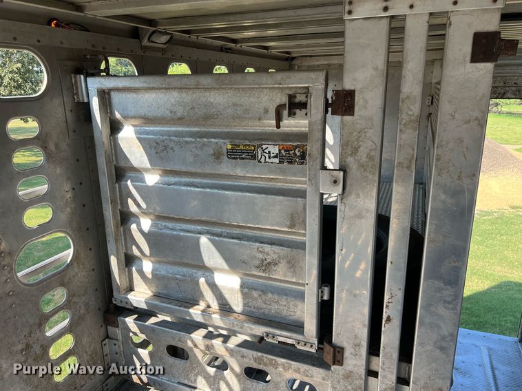 image for item EJ2945 2009 Wilson PSDCL-402 livestock trailer