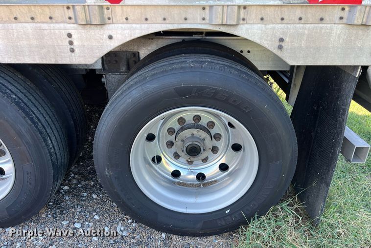 image for item EJ2945 2009 Wilson PSDCL-402 livestock trailer