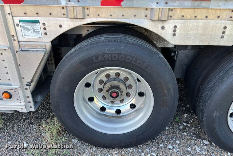 image for item EJ2945 2009 Wilson PSDCL-402 livestock trailer