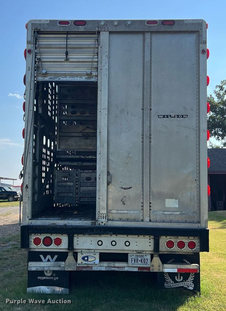 image for item EJ2946 2008 Wilson PSDCL-402 livestock trailer
