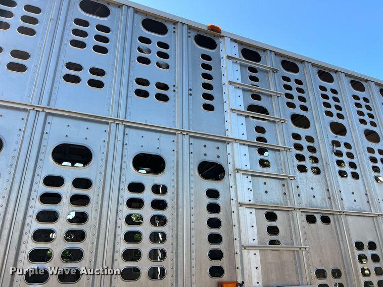 image for item EJ2946 2008 Wilson PSDCL-402 livestock trailer
