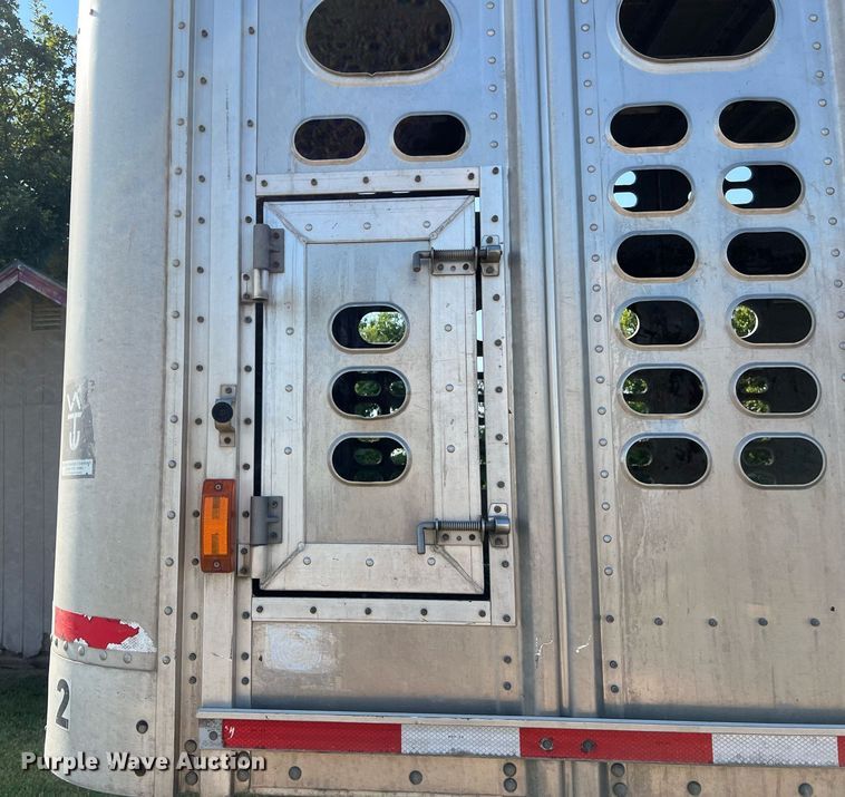image for item EJ2946 2008 Wilson PSDCL-402 livestock trailer