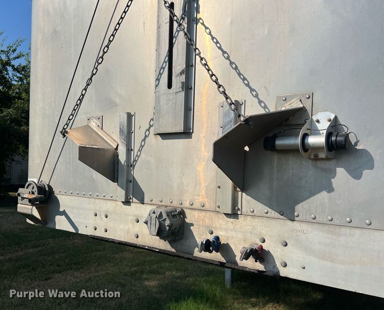 image for item EJ2946 2008 Wilson PSDCL-402 livestock trailer