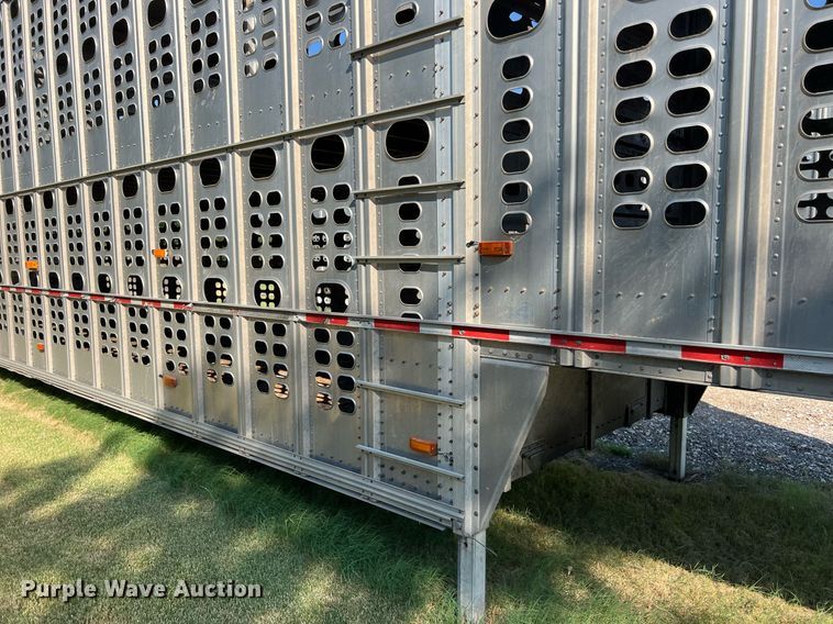 image for item EJ2946 2008 Wilson PSDCL-402 livestock trailer