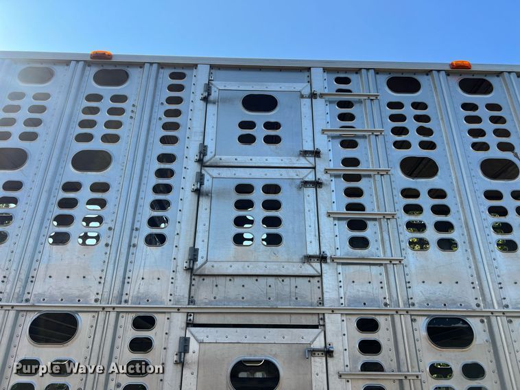 image for item EJ2946 2008 Wilson PSDCL-402 livestock trailer