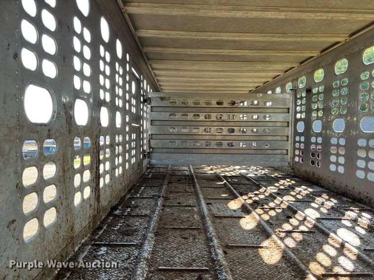 image for item EJ2946 2008 Wilson PSDCL-402 livestock trailer