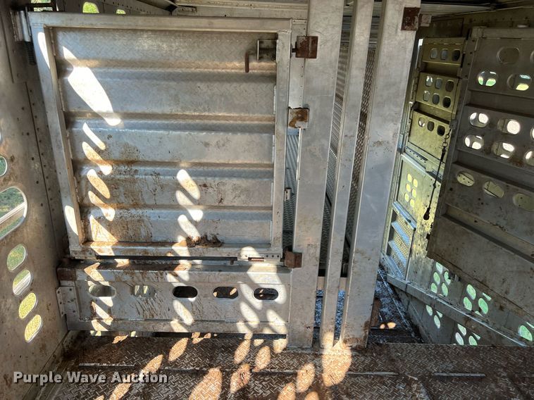 image for item EJ2946 2008 Wilson PSDCL-402 livestock trailer