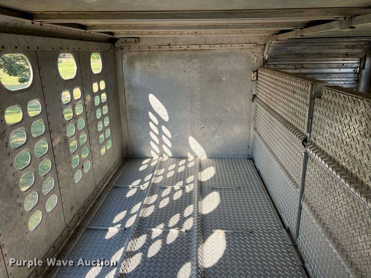 image for item EJ2946 2008 Wilson PSDCL-402 livestock trailer