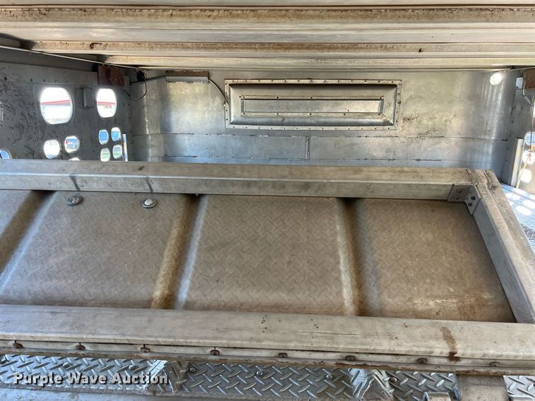 image for item EJ2946 2008 Wilson PSDCL-402 livestock trailer