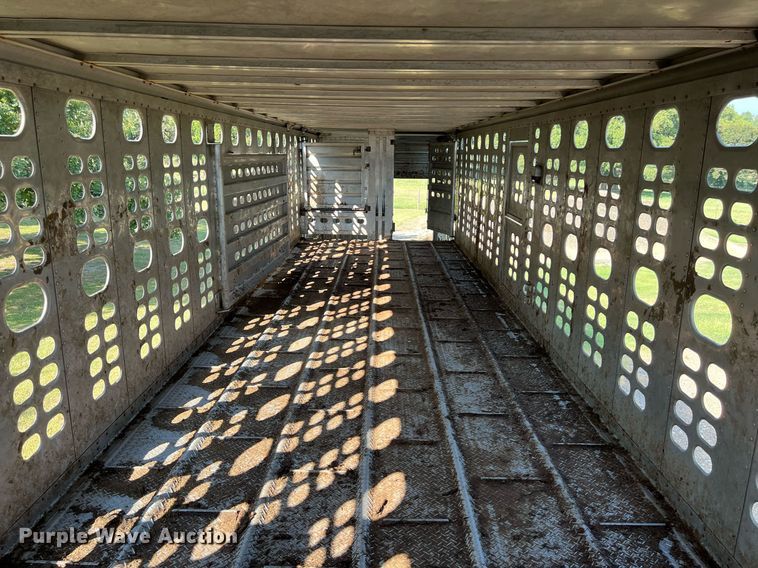 image for item EJ2946 2008 Wilson PSDCL-402 livestock trailer