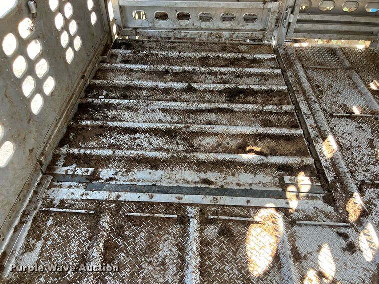 image for item EJ2946 2008 Wilson PSDCL-402 livestock trailer
