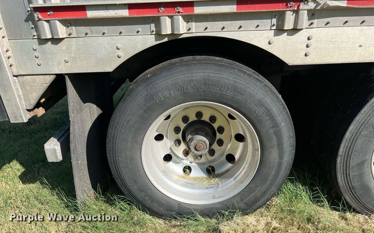 image for item EJ2946 2008 Wilson PSDCL-402 livestock trailer