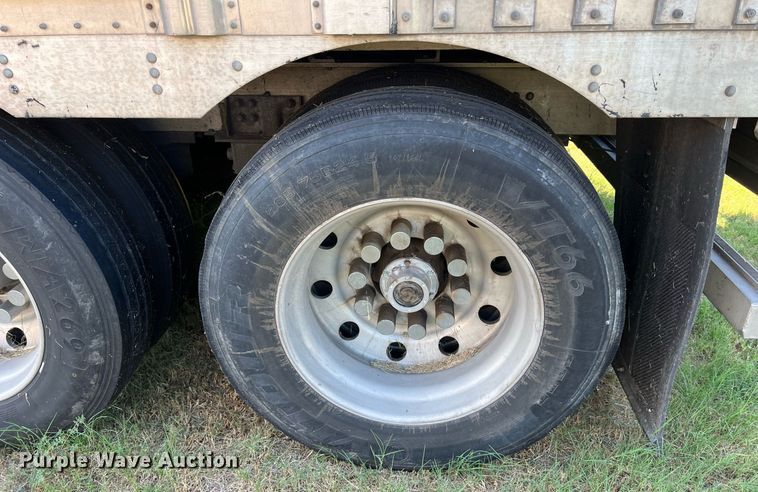 image for item EJ2946 2008 Wilson PSDCL-402 livestock trailer