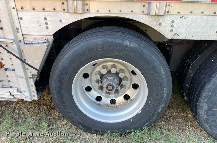 image for item EJ2946 2008 Wilson PSDCL-402 livestock trailer