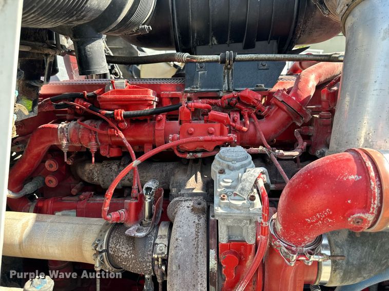 image for item EJ7223 2013 Kenworth  T800 semi truck