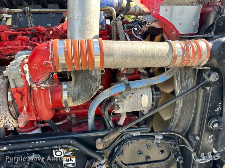 image for item EJ7223 2013 Kenworth  T800 semi truck