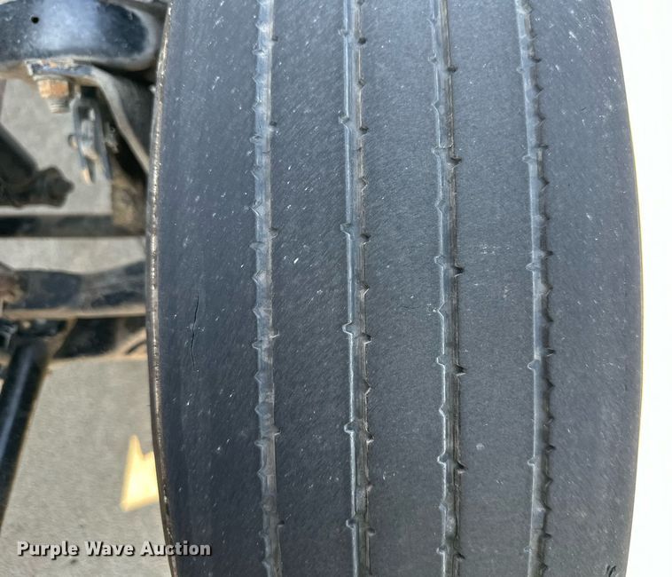 image for item EJ7223 2013 Kenworth  T800 semi truck