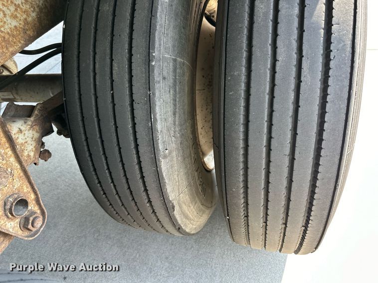 image for item EJ7224 1995 Trailmobile  01JA-1UAL dry van trailer