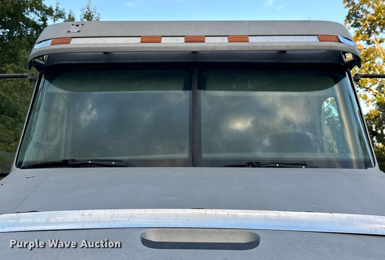 image for item EJ8932 1999 Freightliner  Century Class semi truck