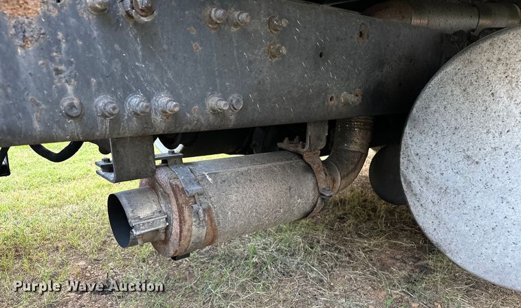 image for item EJ8932 1999 Freightliner  Century Class semi truck