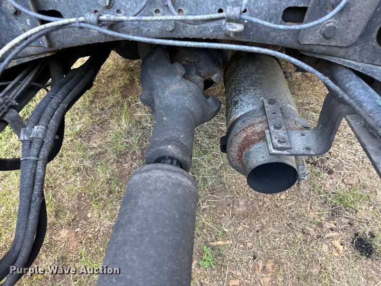 image for item EJ8932 1999 Freightliner  Century Class semi truck