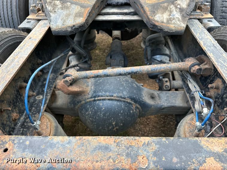 image for item EJ8932 1999 Freightliner  Century Class semi truck