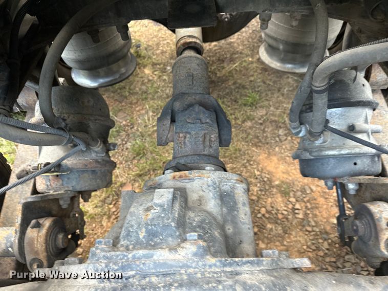 image for item EJ8932 1999 Freightliner  Century Class semi truck