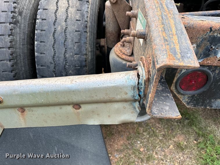 image for item EJ8932 1999 Freightliner  Century Class semi truck