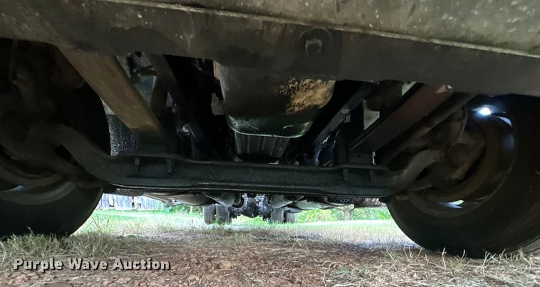 image for item EJ8932 1999 Freightliner  Century Class semi truck