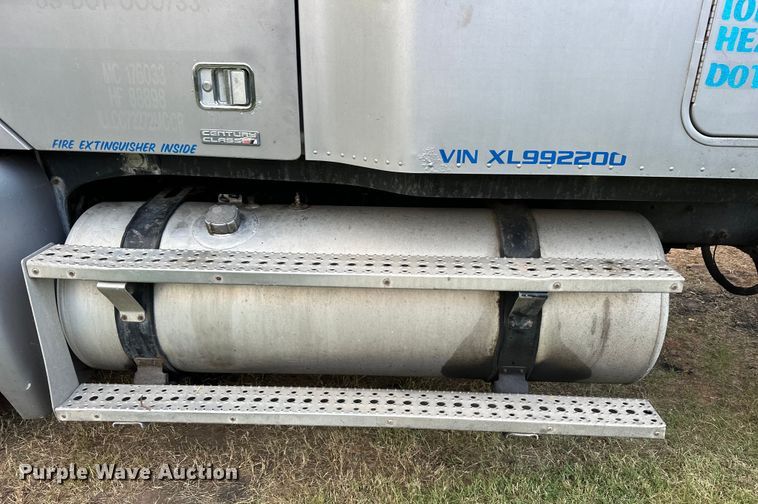 image for item EJ8932 1999 Freightliner  Century Class semi truck