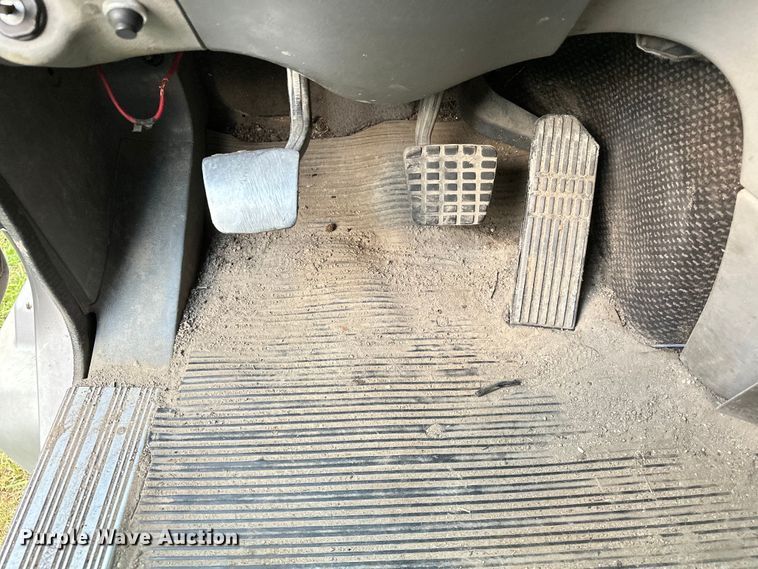 image for item EJ8932 1999 Freightliner  Century Class semi truck