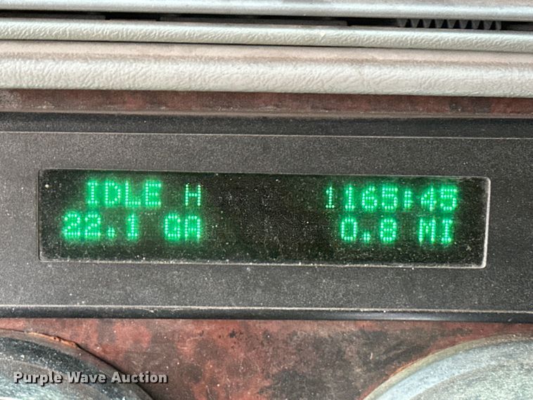 image for item EJ8932 1999 Freightliner  Century Class semi truck